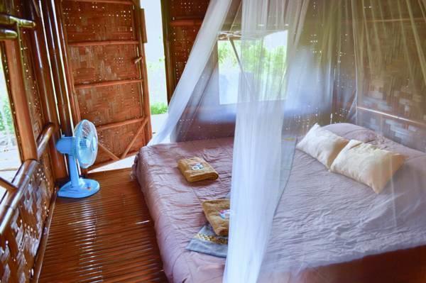 Micky Monkey Beach Hotel Phuket Maikhao Thailand Mai Khao Buitenkant foto