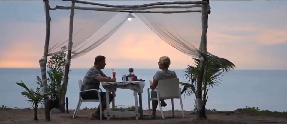 Micky Monkey Beach Hotel Phuket Maikhao Thailand Mai Khao Buitenkant foto