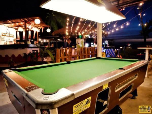 Micky Monkey Beach Hotel Phuket Maikhao Thailand Mai Khao Buitenkant foto